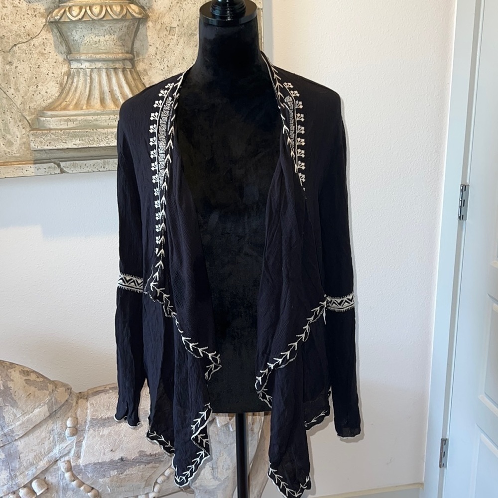 New Direction black with cream embroidery cover up light cardigan Sz M